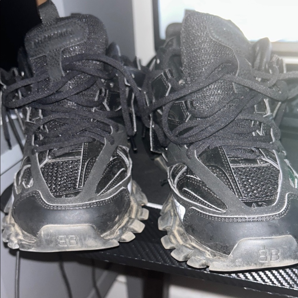 Black Athletic Sneakers with Rugged Design size 43